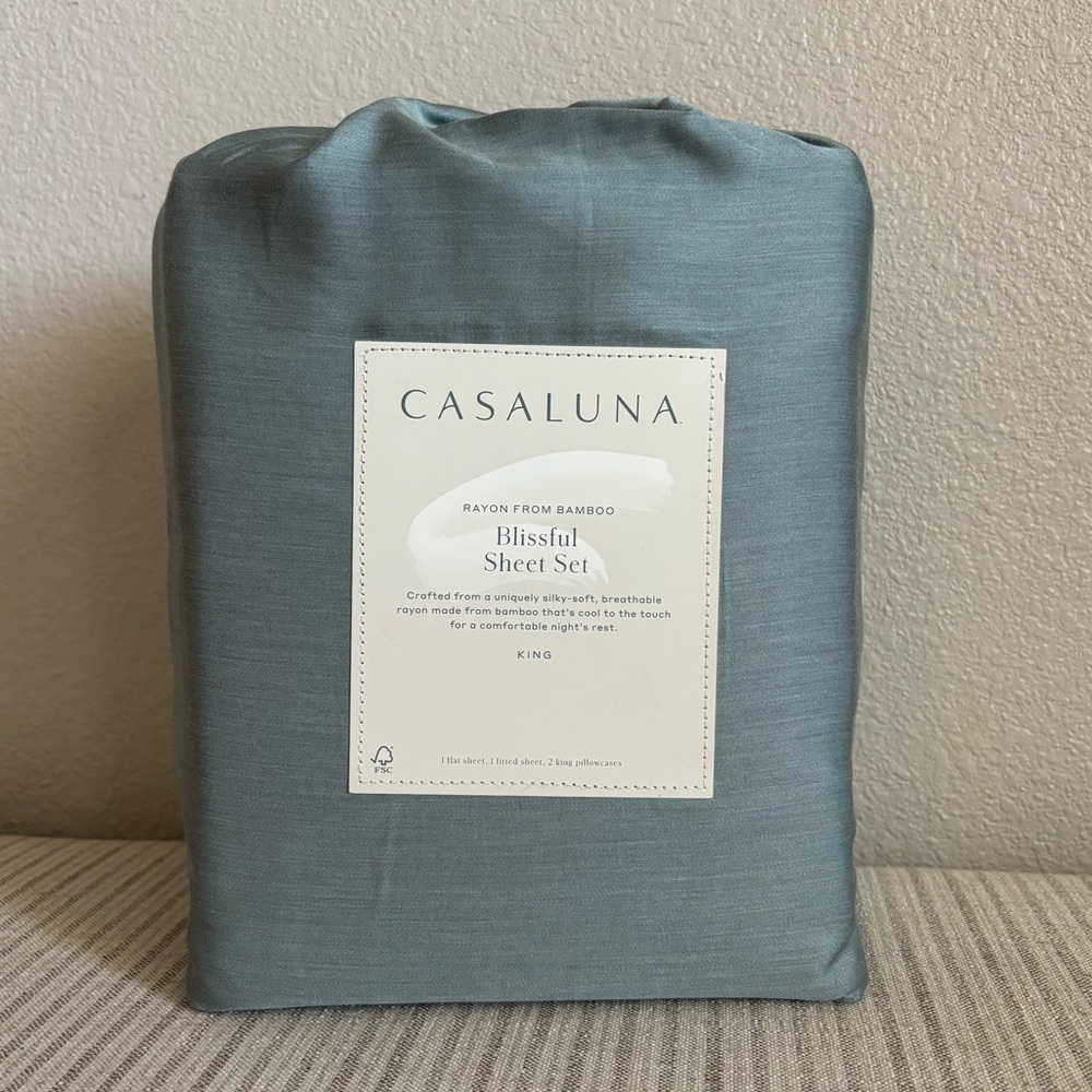 NWT King 400 Thread Count Rayon from Bamboo Sheet Set Light Teal Blue